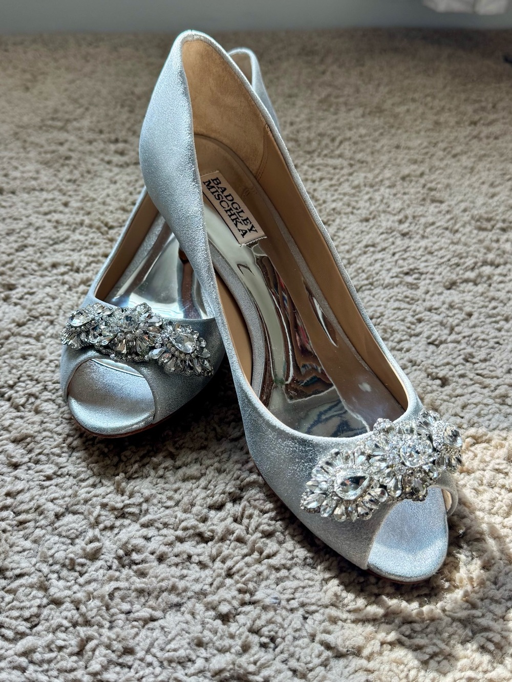 Badgley Mischka Edith Kitten Heel Silver Crystal Embellished Peep-Toe 9 with Box